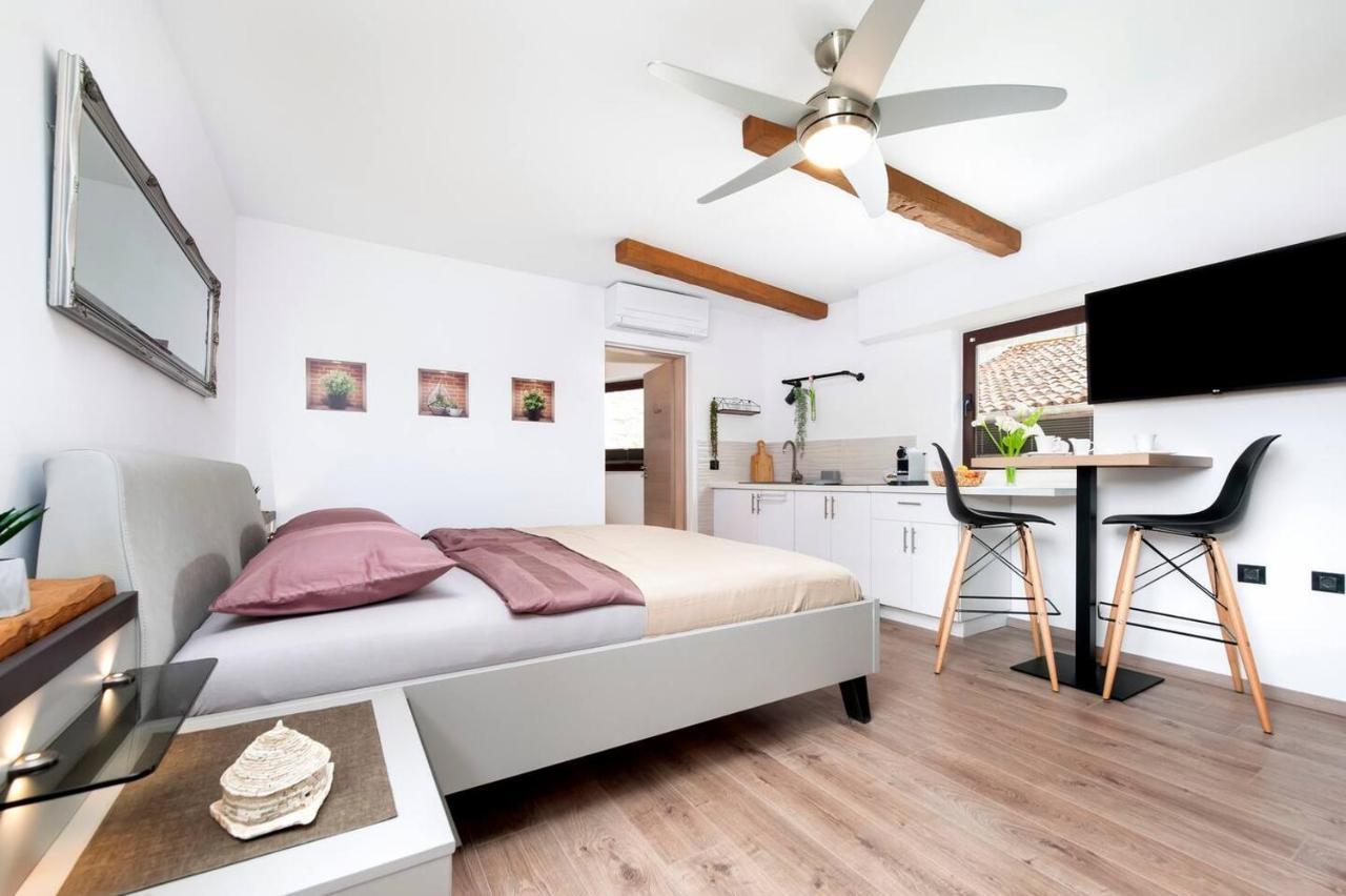 Ferienwohnung Kuca Melina Rovinj Exterior foto