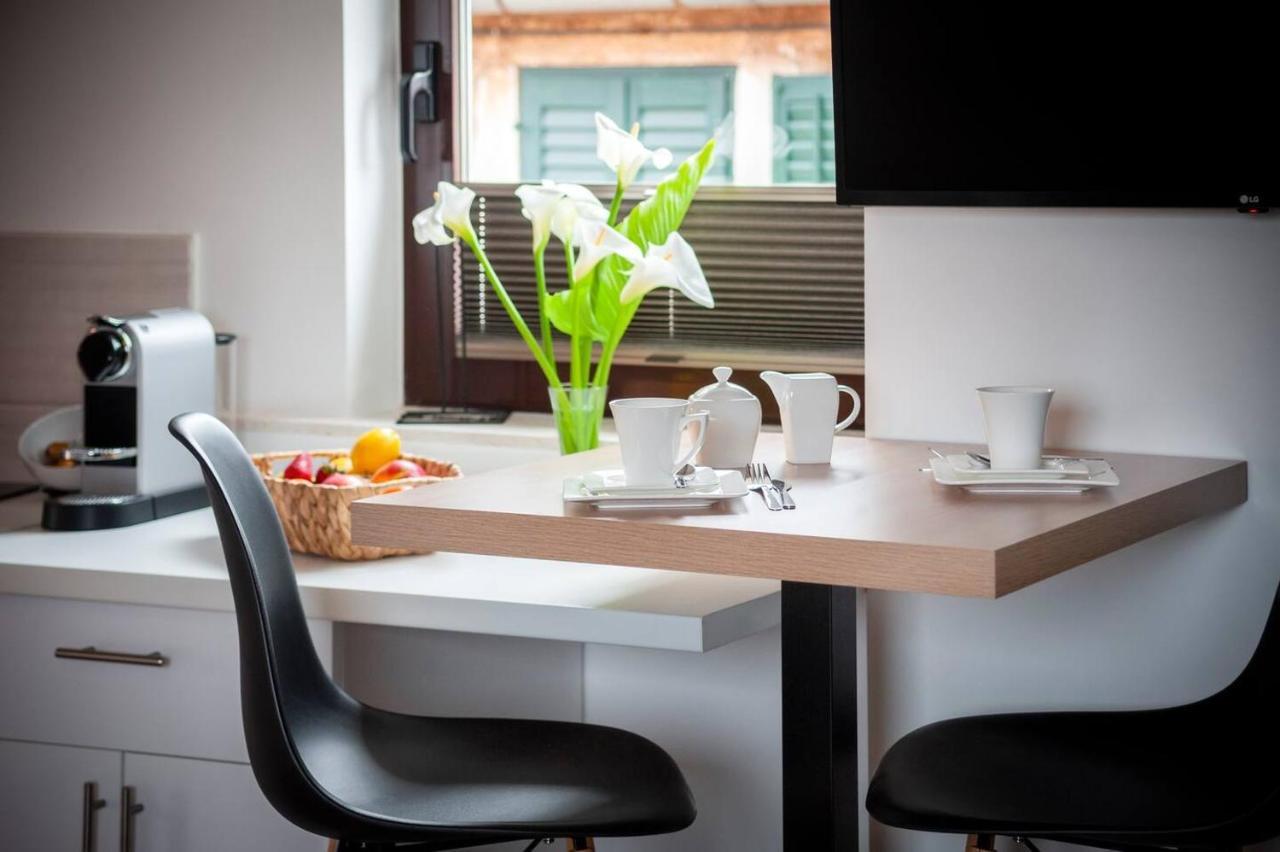 Ferienwohnung Kuca Melina Rovinj Exterior foto